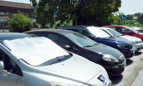 Automobil na suncu brzo postaje opasna zamka: Ovaj česti trik gotovo uopće ne pomaže