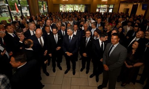 Plenković stigao među hrvatske navijače: 'Siguran sam da će dati maksimum'