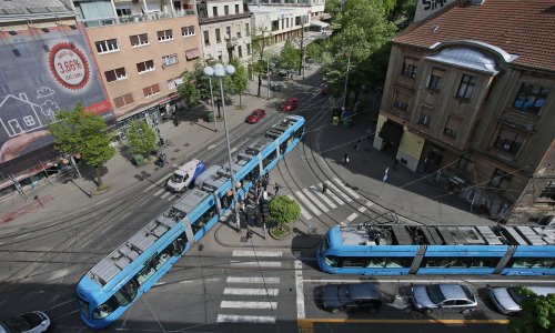 Kolaps u Zagrebu: Teretno vozilo oštetilo mrežu u Savskoj, u prekidu je tramvajski promet
