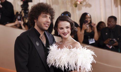 Suprug Selene Gomez obrijao glavu na pola, a evo koji se pravi razlog krije iza ove sulude frizure