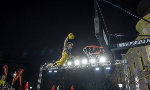 Aluplastik osvojio Vinkovce, Mario Kasun i Dunking Devilsi priredili spektakl na prepunom Korzu