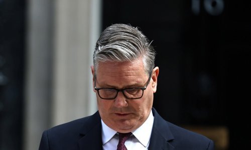 Keir Starmer u suzama odlazi u povijest. Što nakon njega - populizam ili mančesterizam?
