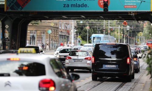 Velika promjena na Savskoj cesti: Nema više automobilom na tramvajsku prugu