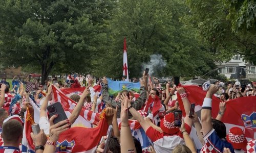 Pljusak, natopljeni dresovi i more hrvatskih navijača: Pogledajte lude scene iz Philadelphije