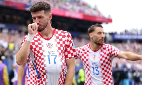 Lopta pod dresom rekla je sve: Petar Sučić i njegova Matea čekaju prvo dijete