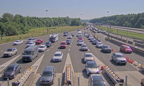 Vrlo gust promet diljem zemlje: Kolona na Krku proteže se od Omišlja sve do mosta