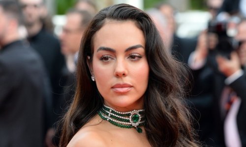 Prsten u prvom planu: Dok Ronaldo zabijava golove na SP-u, Evo što radi njegova Georgina