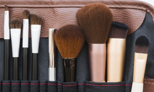 Zaboravite skupe tekućine: Najbolje sredstvo za pranje make up kistova već imate u vlastitoj kuhinji