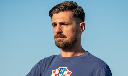 Slovenci poludjeli zbog Hrvata! Na prvi trening stigao u majici HNS-a i izazvao totalni kaos