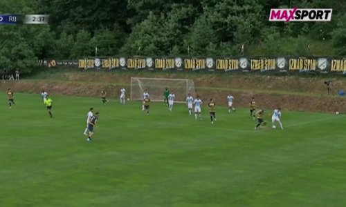 Pogledajte potez zbog kojeg je Kek poludio na igrača Rijeke: 'Kur*iš se, a?'