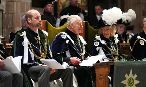 Na Dianin rođendan princ William se pojavio uz kralja Charlesa i Camillu