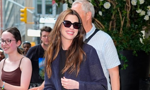 Oko ovih balerinki godinama se vodi rasprava, a Anne Hathaway ne odriče ih se ni u trudnoći