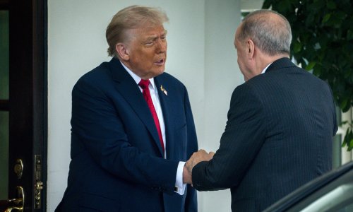 Trump je kritizirao gotovo sve zapadne saveznike, ali jednog lidera hvali i nosi mu 'poklone'
