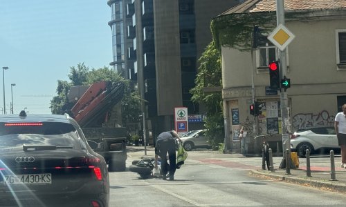 Nesreća u Zagrebu: U sudaru kamiona i motora ozlijeđena jedna osoba