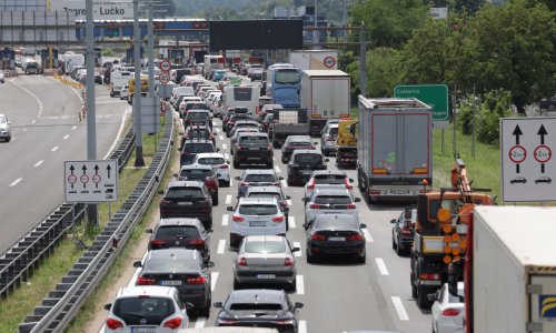 Kolone i zastoji između Karlovca i Zagreba: Brojni putuju na more