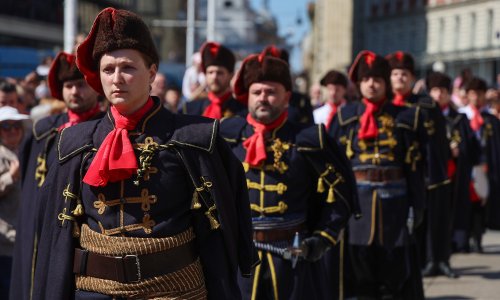 Evo kompromisa za Plenkovića i Milanovića: U Pariz pošaljite - Kravat pukovniju!