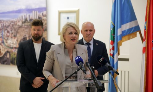 Riječka gradonačelnica o zaključanoj plaži hotela: 'Imaju pravo zagraditi, ali ne zaključati plažu'