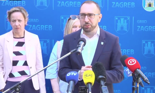 Tomašević predstavlja projekt ozelenjivanja gradskih dvorišta