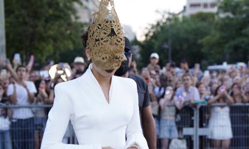 Zendaya dominira turnejom 'Odiseje': U Parizu zablistala u haljini staroj 29 godina