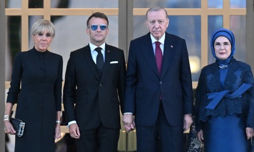 Brigitte Macron ponovno je dokazala da s ovim komadom nema greške