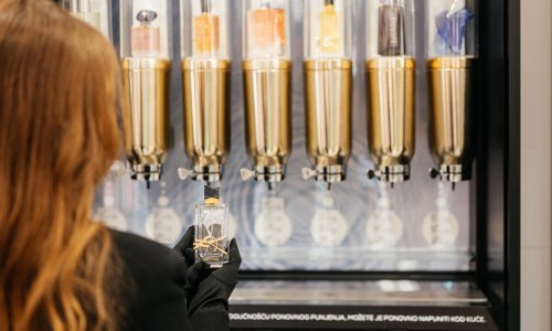 L’oréal pokreće svoju najveću korporativnu kampanju: doživite novu eru luksuza uz prvu mirisnu fontanu u regiji