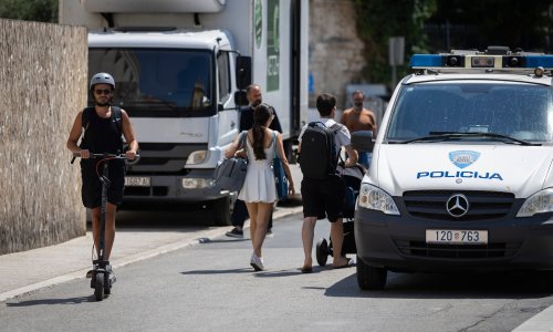 Splitska policija u akciji: Oduzeli čak devet električnih romobila