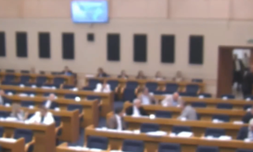 VIDEO Nevjerojatne scene u Skupštini RS-a: Osiguranje lovilo zastupnika po dvorani