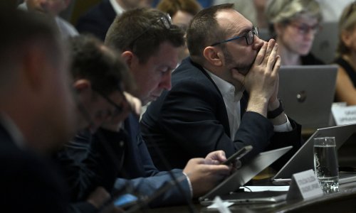 Oporba zasula Tomaševića pitanjima o gradilištima, otpadu i Trgu bana Jelačića