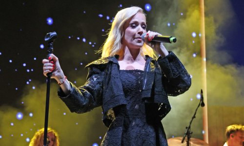 Jelena Rozga još jednom dokazala da su mini haljine njezin modni zaštitni znak