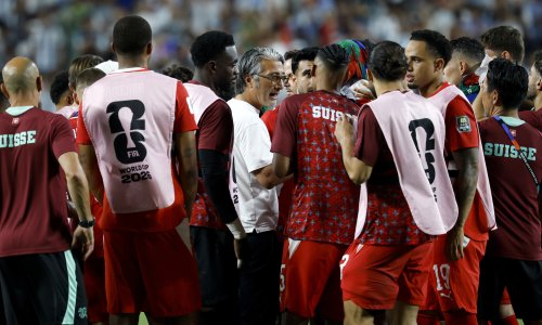 Izbornik Švicarske bijesan nakon drame napao FIFA-u: ‘Ovo šteti nogometu’