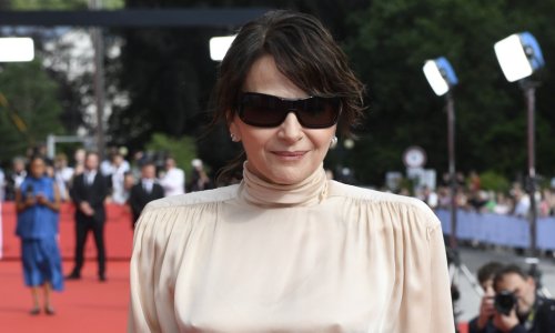 Spoj glamura i odvažnosti: Francuska diva pokazala kako izgleda elegancija bez klasične haljine