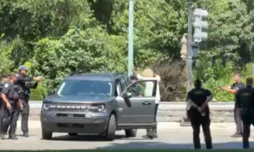 Kod Kapitola uhićen naoružani muškarac