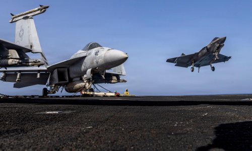 Nova eskalacija: SAD treću noć zaredom bombardirao Iran, pogođeni i tankeri UAE-a