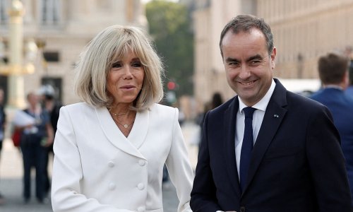 Kraljica francuskog šika: Brigitte Macron oduševila u besprijekornoj haljini