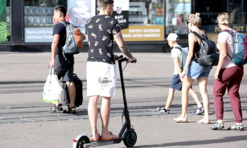 GLAS traži zabranu vožnje romobilima po nogostupu, upozorili i na zabrinjavajuće brojke