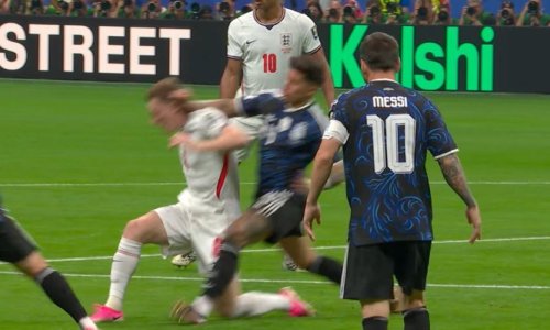 Argentina žestoko otvorila polufinale: Podli faul prošao nekažnjeno