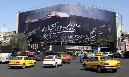 Iran postavio jeziv plakat s Trumpom: Pogledajte što je osvanulo u centru Teherana