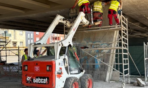 VIDEO Velika operacija na Zagrebačkoj aveniji: Pogledajte kako radnici podižu nadvožnjak