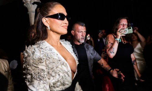 'Nestvarno lijepa': Društvene mreže 'gore' zbog izazovnog looka Jennifer Lopez