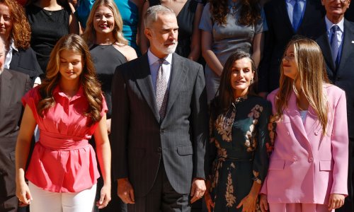 Kraljica i njezine kćeri briljiraju: Letizia posudila naušnice od Leonor, a Sofia nosi Mango