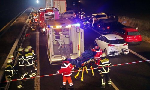 Žena skrenula na autocestu u krivom smjeru i izazvala tešku nesreću: Dvoje poginulih, nekoliko ozlijeđenih