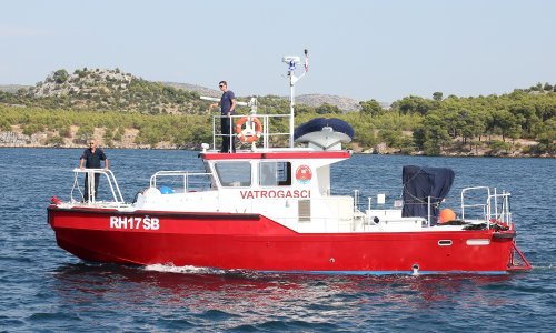 Drama na moru: Kod Premanture planula i potonula brodica, u Puli druga spašena u zadnji čas