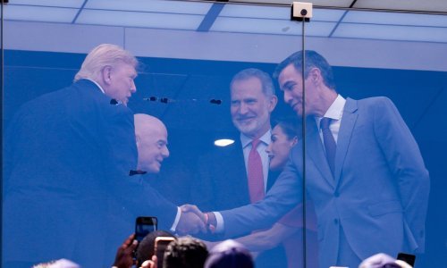 Trump se nakon prijetnji Španjolskoj rukovao s premijerom Sánchezom