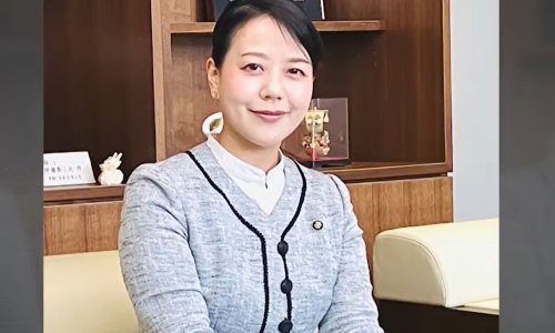 Povijesni potez najmlađe japanske gradonačelnice: Uzela rodiljni dopust usred mandata