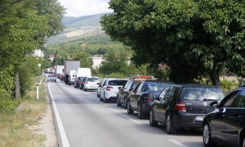 Gužve na putu prema hrvatskoj obali: U Hercegovini kolone duge i više od deset kilometara