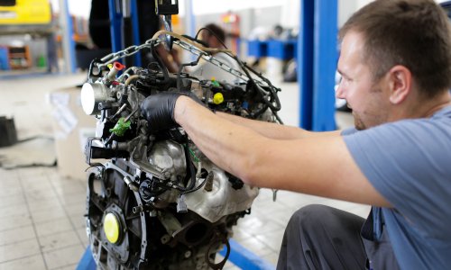 Koliko često automobil doista mora na servis? Mnogi vozači pogrešno gledaju samo kilometre