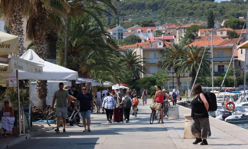 Sto kilometara oko Brača za oboljele od karcinoma: Od petka se pliva desetodnevni maraton