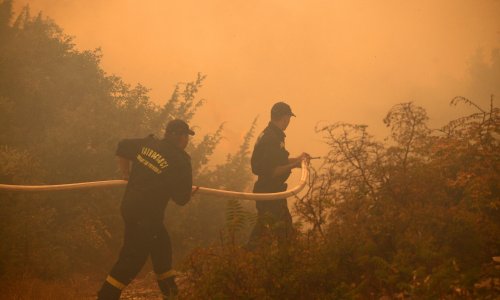 Na požarištu na Braču dežura 38 vatrogasaca s 10 vozila