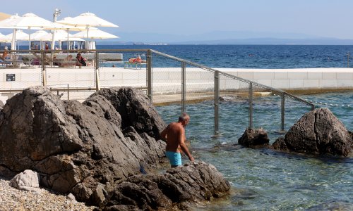 Nitko vas ne smije potjerati s javne plaže: Evo koja su vaša prava i kome prijaviti nepravilnosti