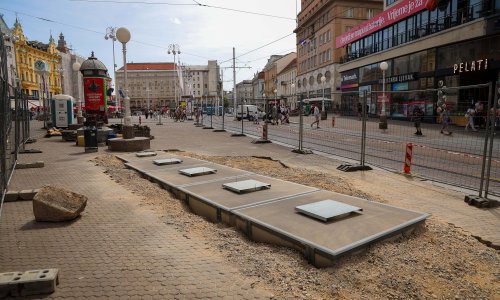 FOTO Pogledajte što se događa na Trgu bana Jelačića. Pitamo vas: Je li ovo pravo mjesto za to?